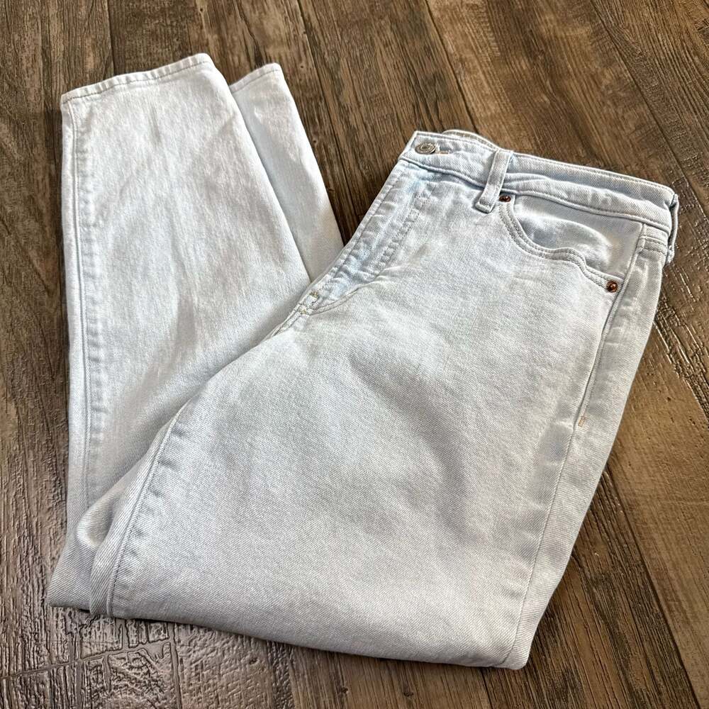 Old Navy High-Rise O.G. Straight Jeans in Light Wash Size 10